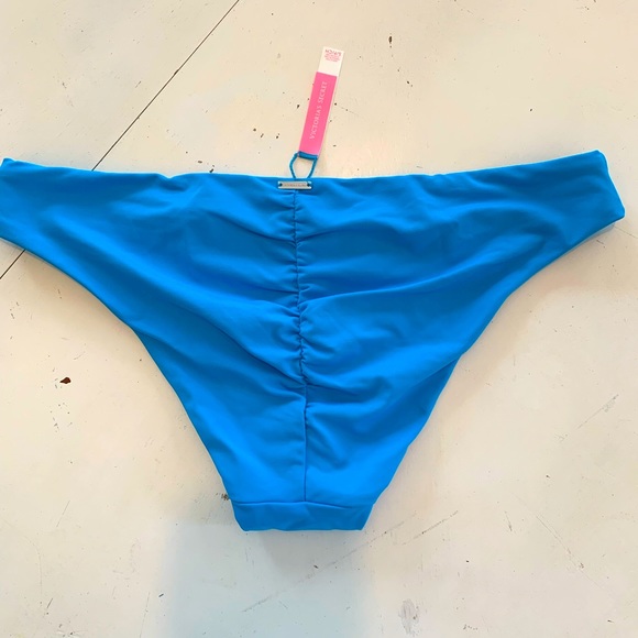 VS Bikini 👙 - Picture 3 of 3